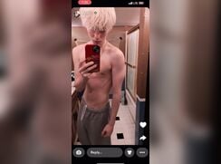 TikTok boy Rylan Krey showing off his body on Snapchat