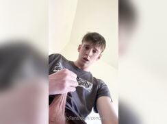 [OF][22] Young Conor wanking and cumshots