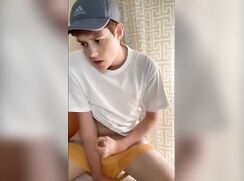 Smooth young lad wanks